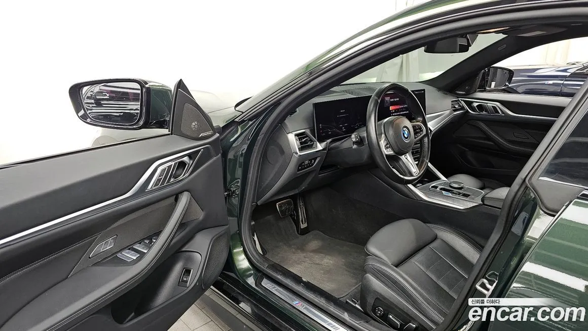 BMW i4 — фото 10