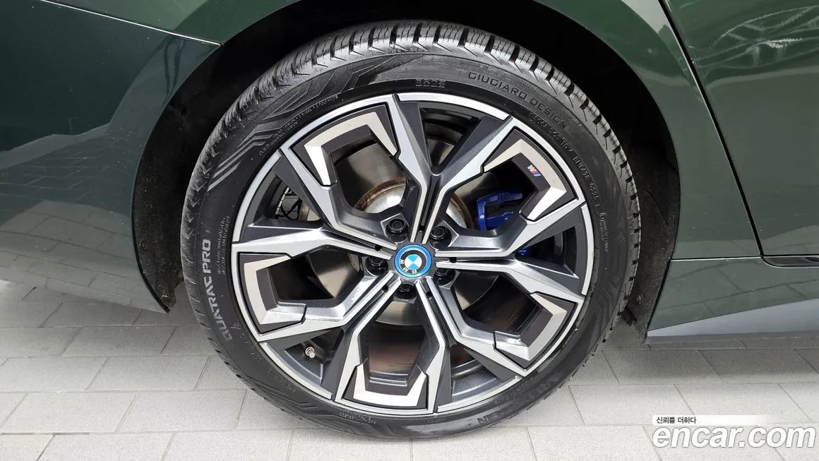 BMW i4 — фото 5