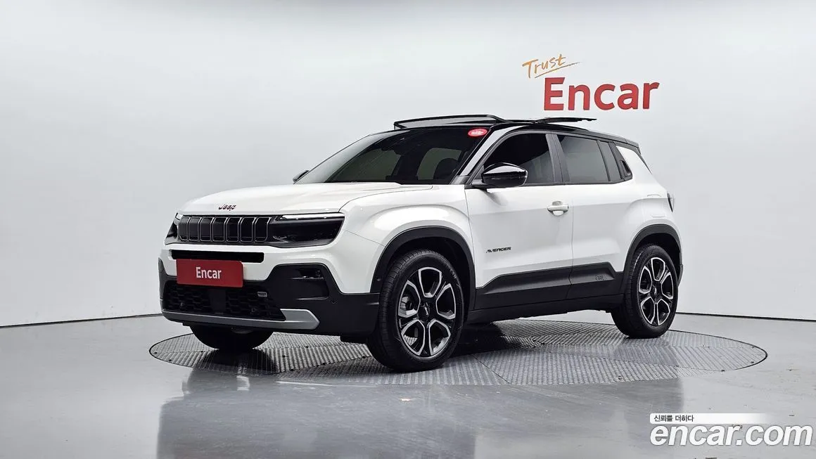 Jeep Avenger — фото 1