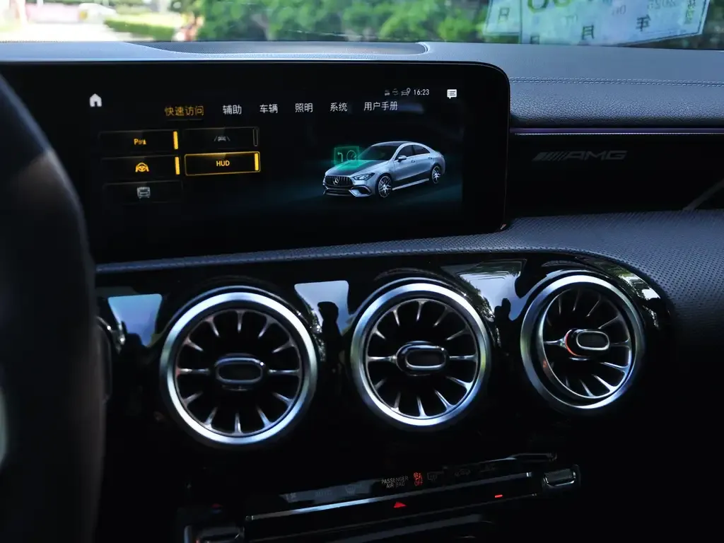 Mercedes-Benz CLA AMG — фото 10