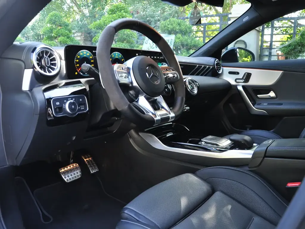 Mercedes-Benz CLA AMG — фото 6