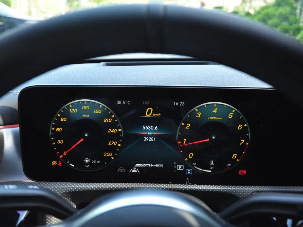 Mercedes-Benz CLA AMG — фото 9
