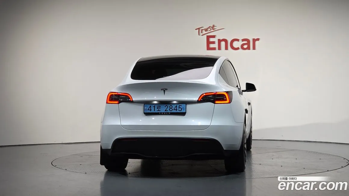 Tesla Model Y — фото 4