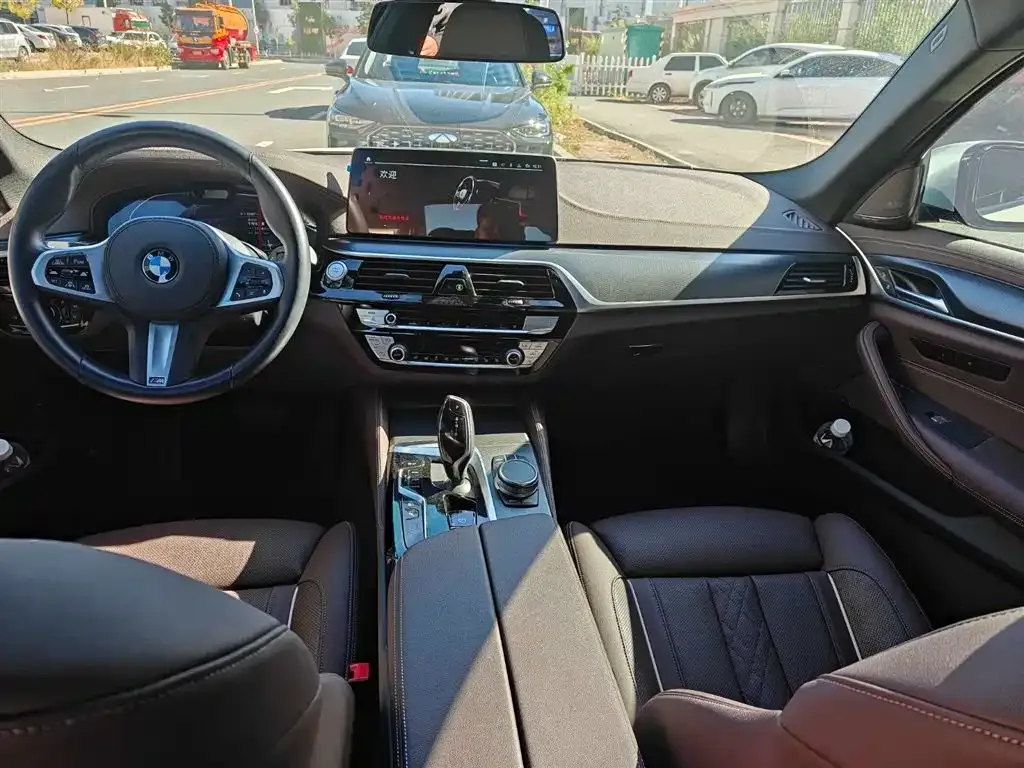 BMW 5 Series New Energy — фото 8