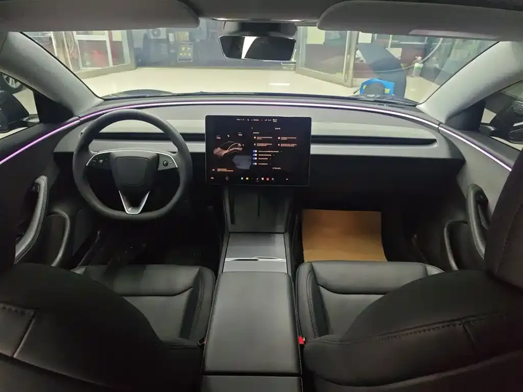 Tesla Model 3 — фото 10