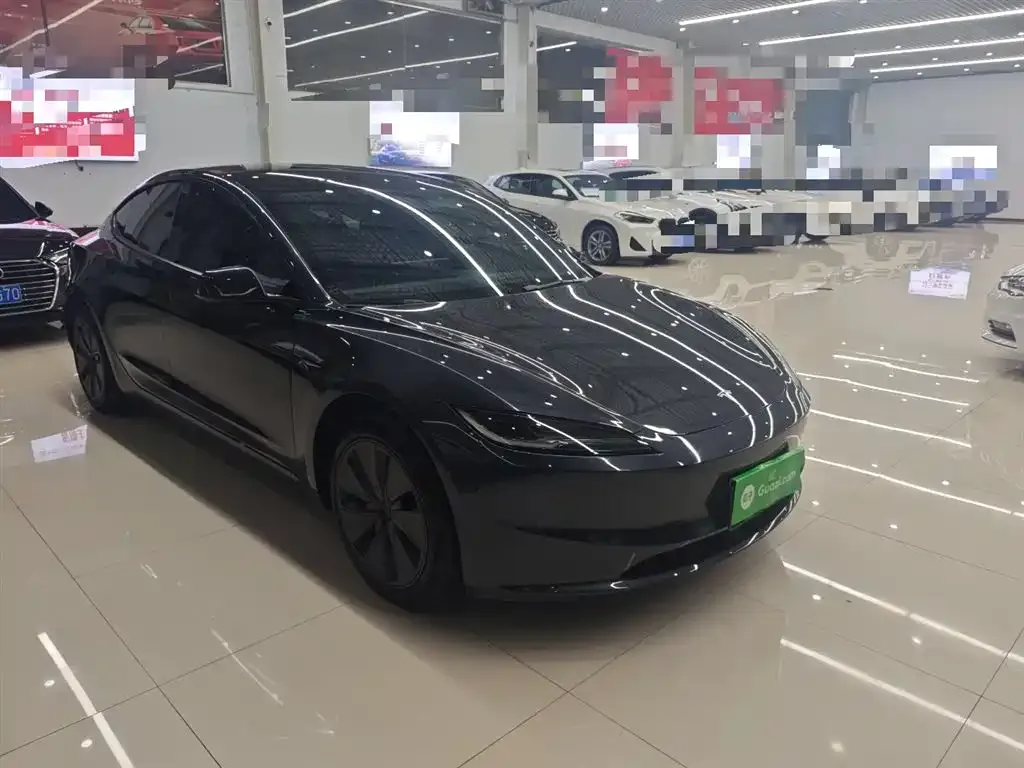 Tesla Model 3 — фото 4