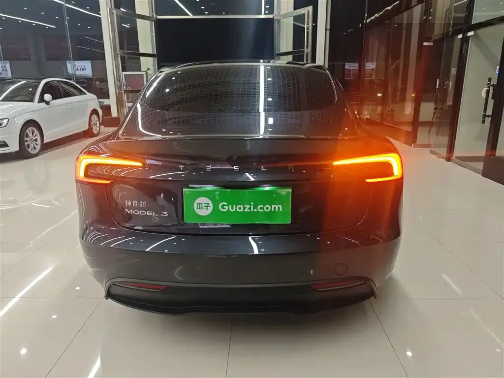 Tesla Model 3 — фото 6