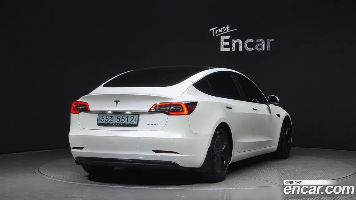 Tesla Model 3 — фото 2