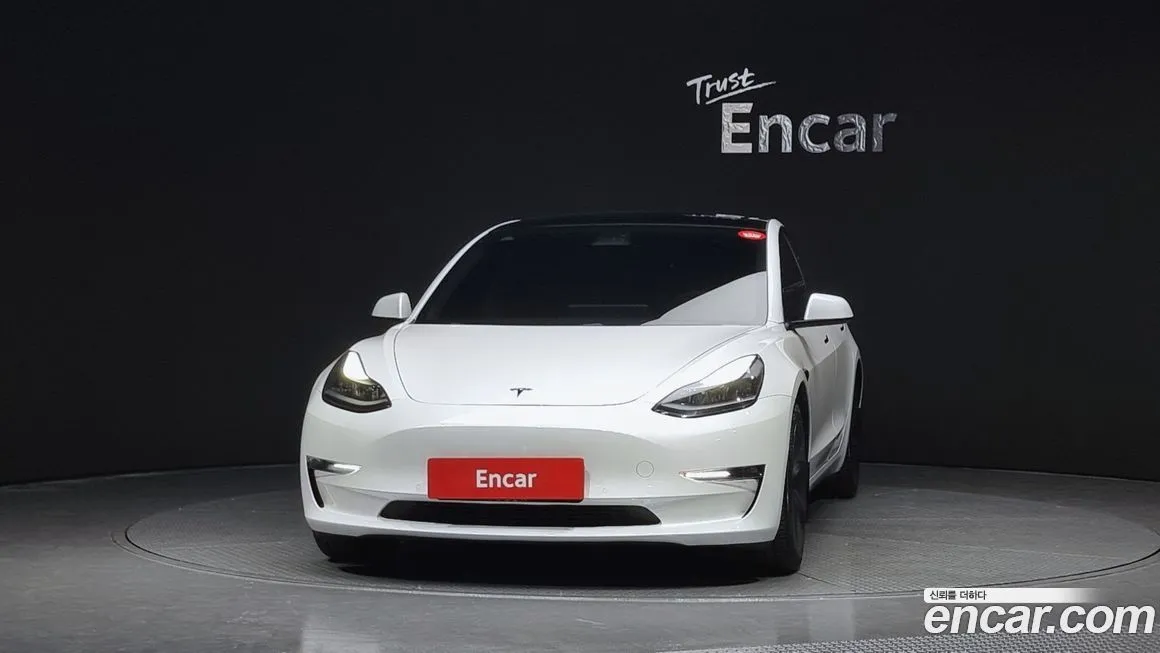 Tesla Model 3 — фото 3