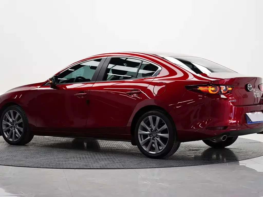 Mazda 3 Axela — фото 3