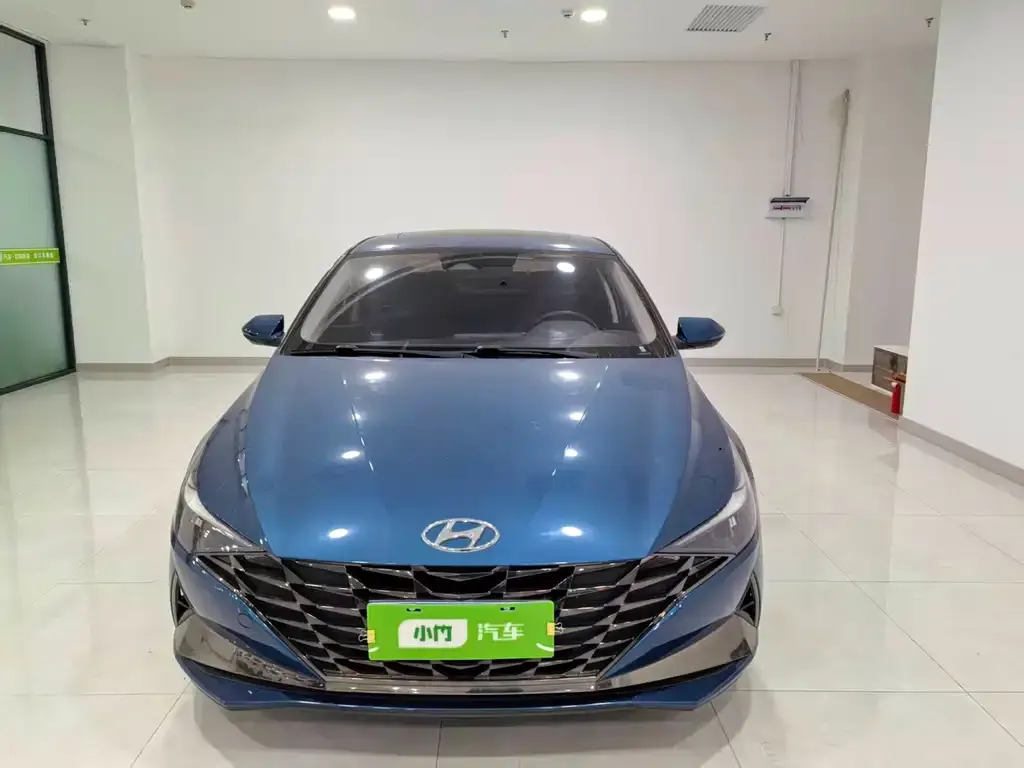 Hyundai Elantra — фото 2
