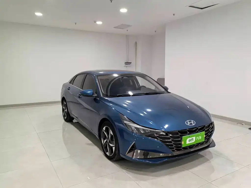 Hyundai Elantra — фото 3