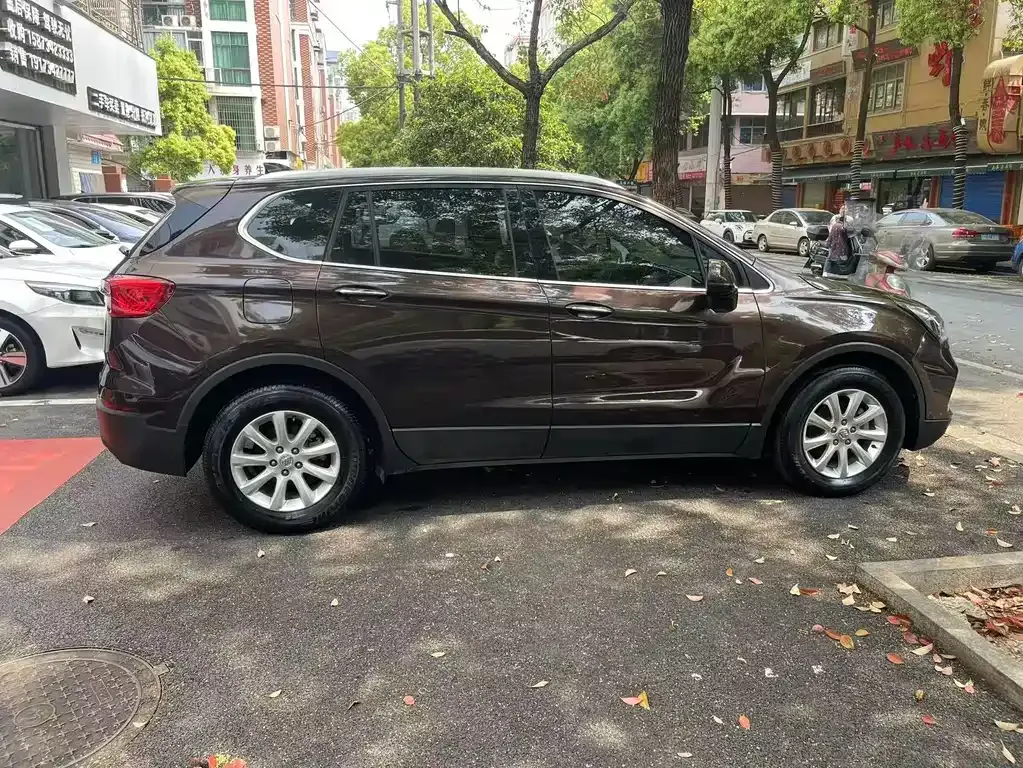 Buick Envision Plus — фото 2