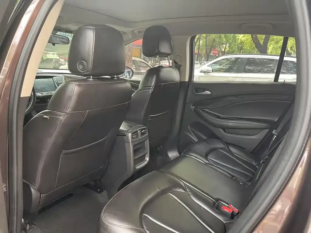 Buick Envision Plus — фото 5