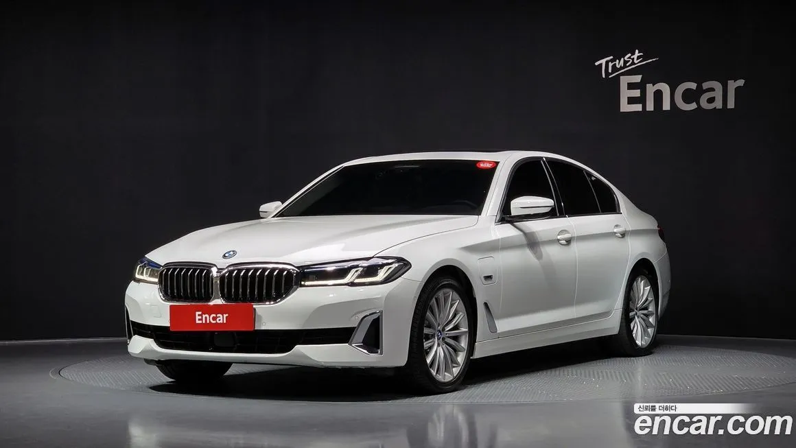 BMW 5-Series — фото 1
