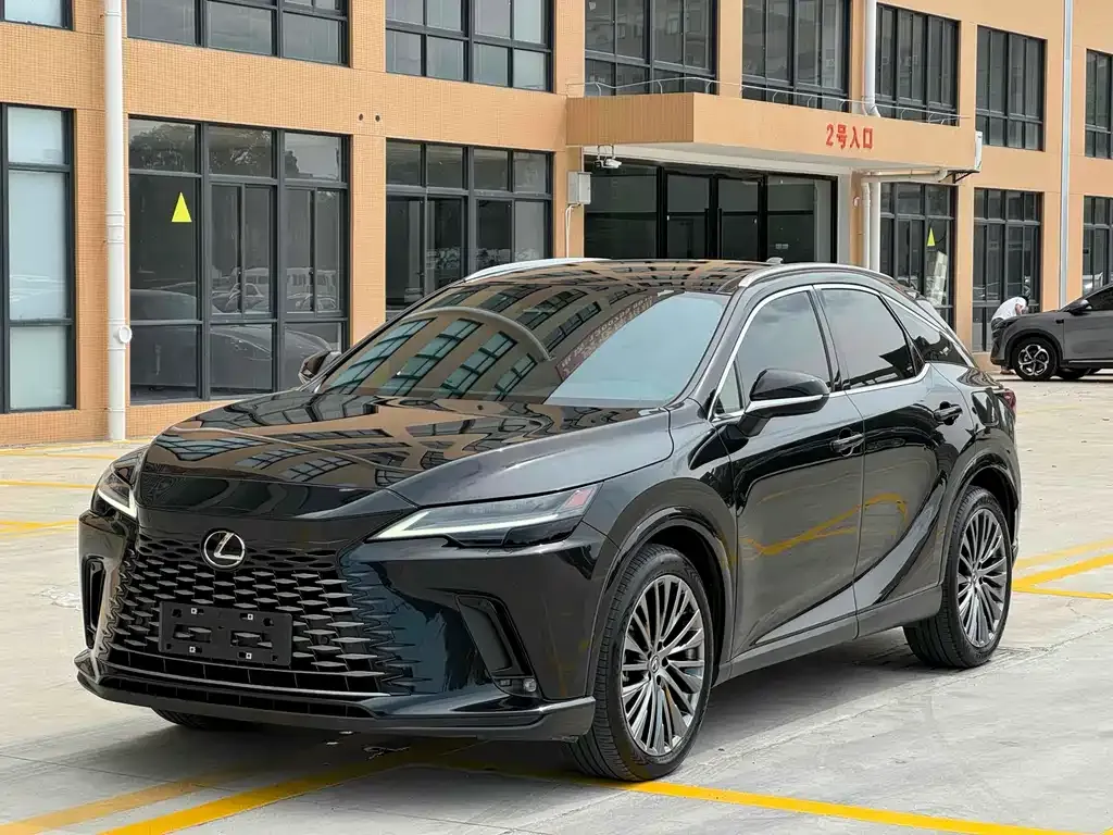 Lexus RX — фото 1