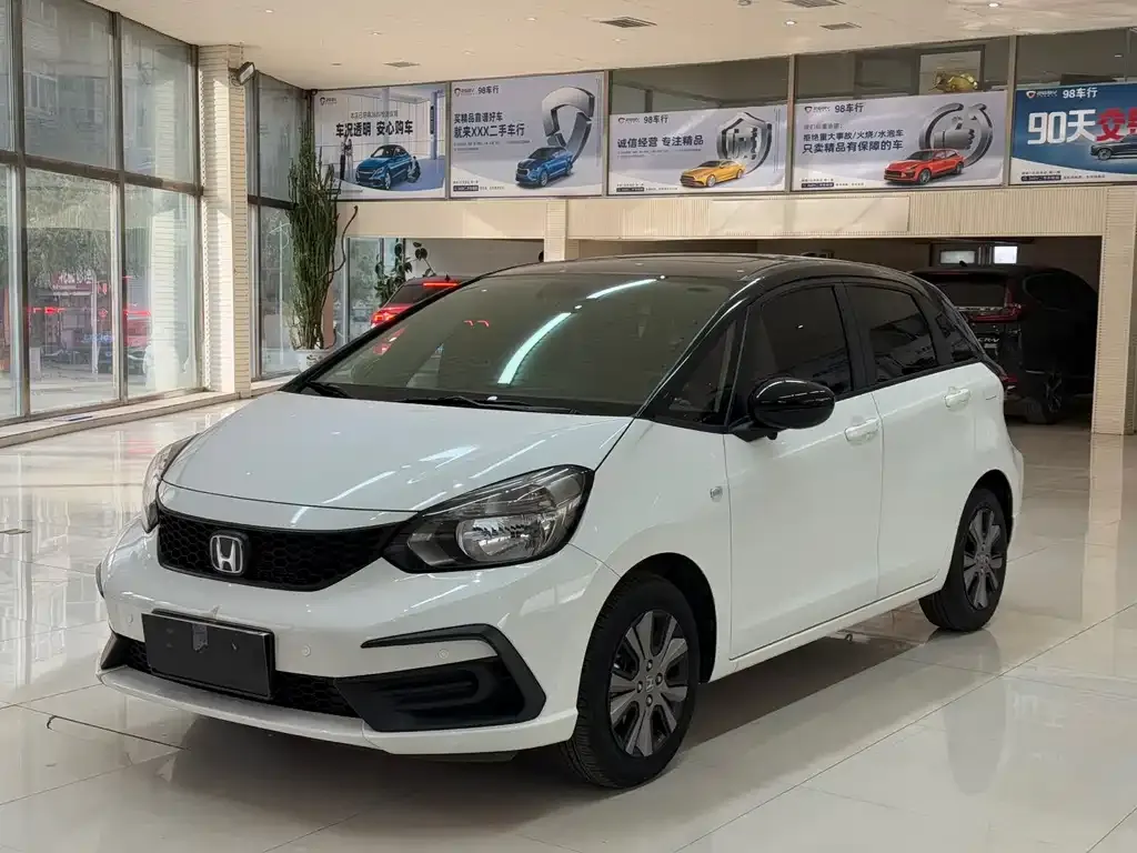 Honda Fit — фото 1