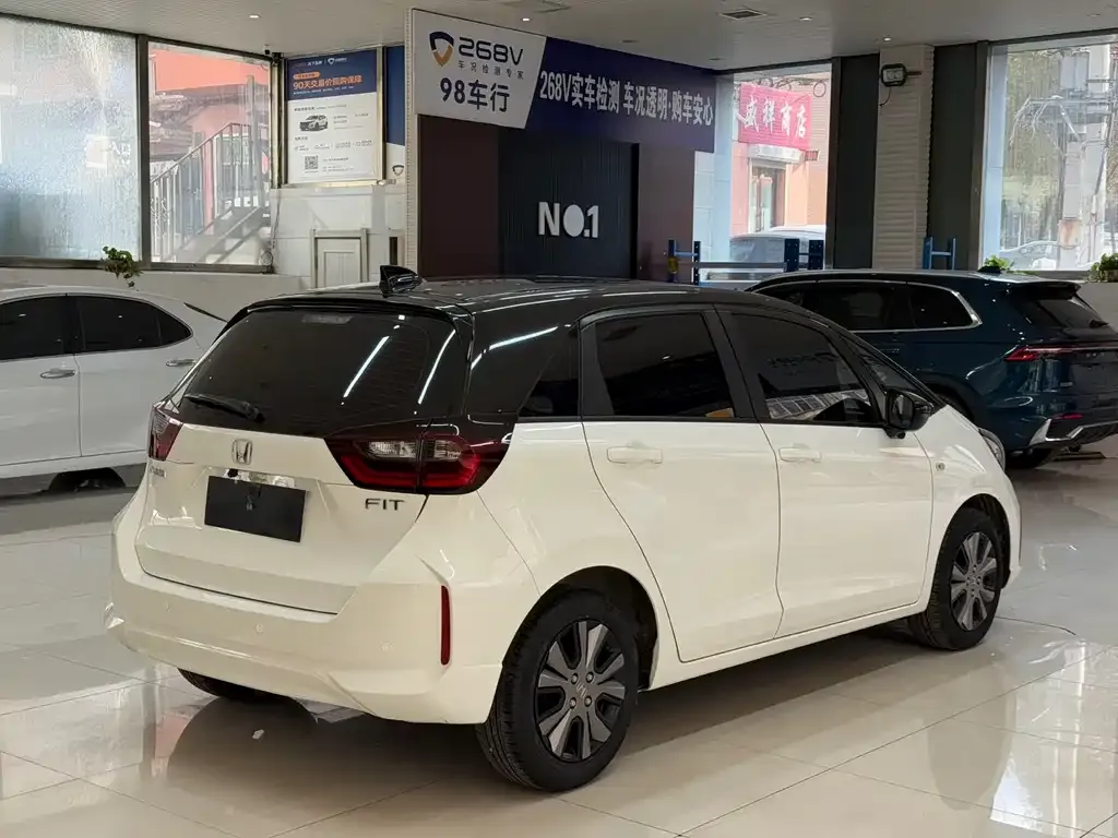 Honda Fit — фото 4