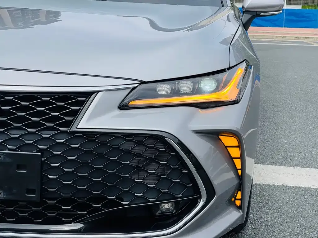 Toyota Avalon — фото 10