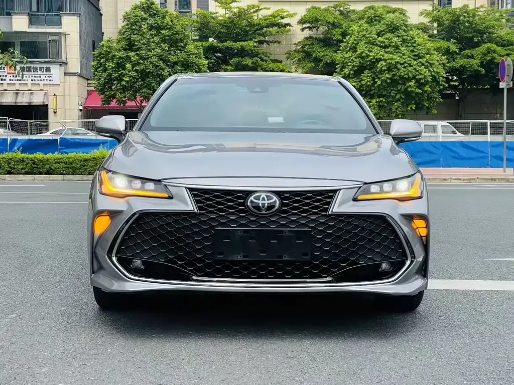 Toyota Avalon — фото 2