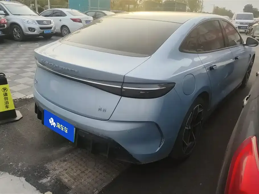 BYD Seal — фото 3