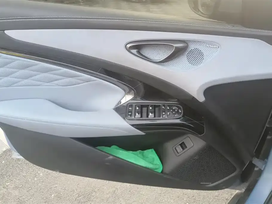 BYD Seal — фото 7