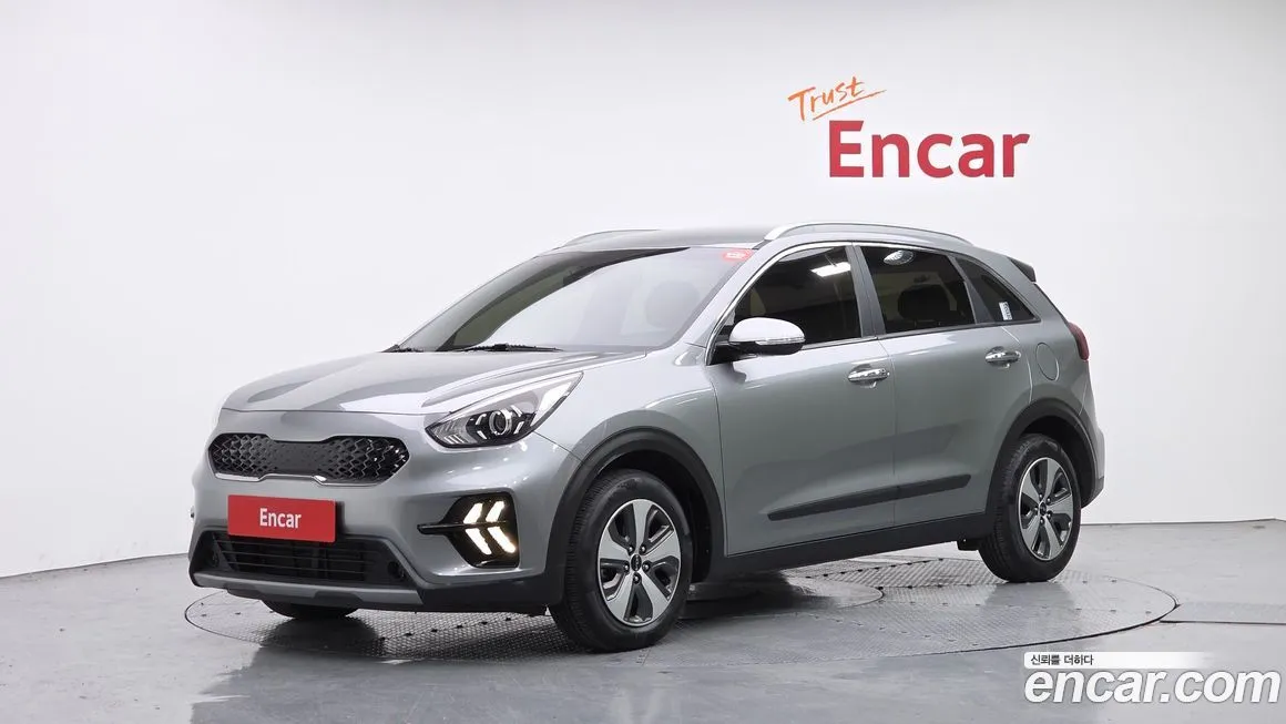 Kia Niro — фото 1