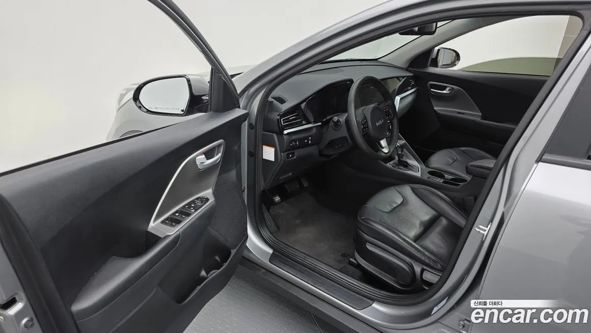 Kia Niro — фото 10