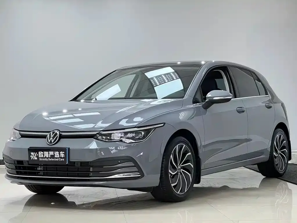 Volkswagen Golf — фото 1