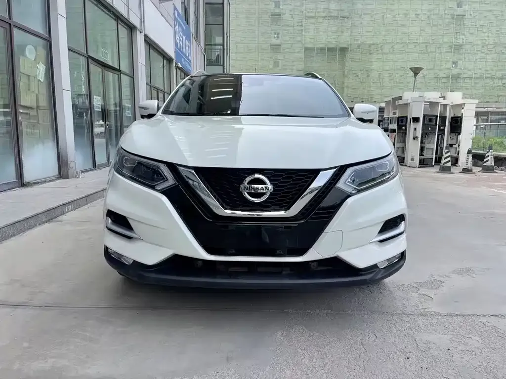 Nissan Qashqai — фото 1