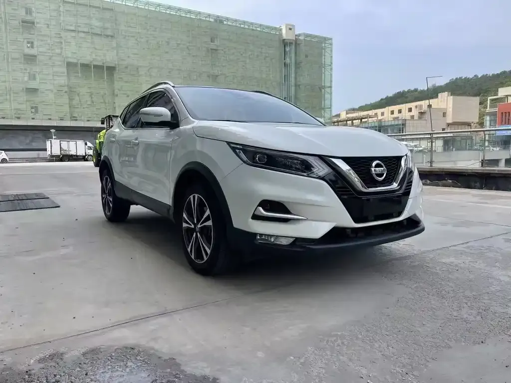 Nissan Qashqai — фото 2