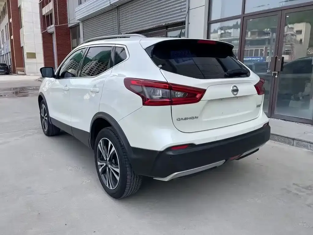 Nissan Qashqai — фото 7
