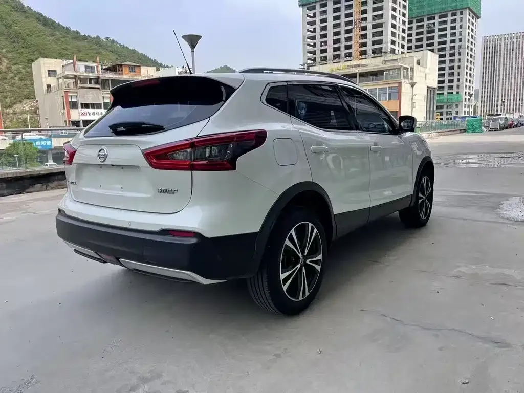 Nissan Qashqai — фото 8