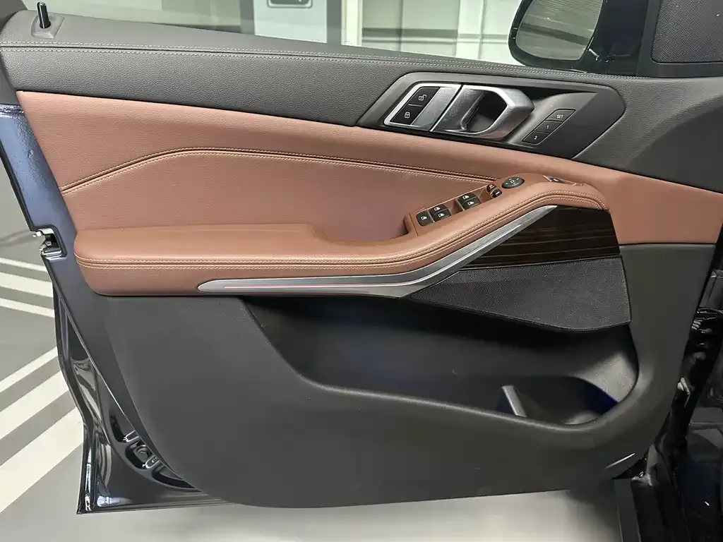 BMW X5 (Import) — фото 6
