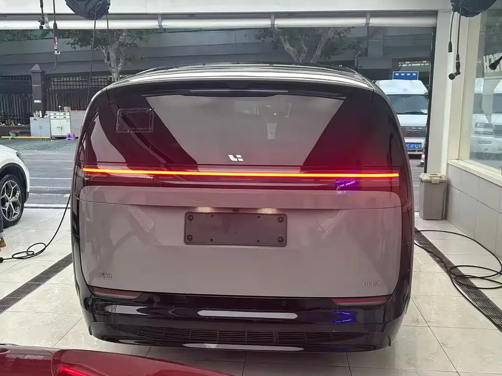 Li Auto MEGA — фото 5