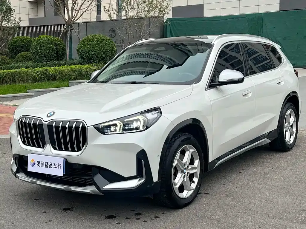 BMW X1 — фото 1