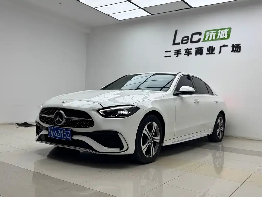 Mercedes-Benz C-Class — фото 1