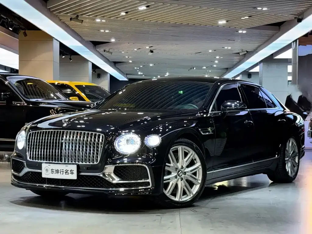 Bentley Flying Spur — фото 1