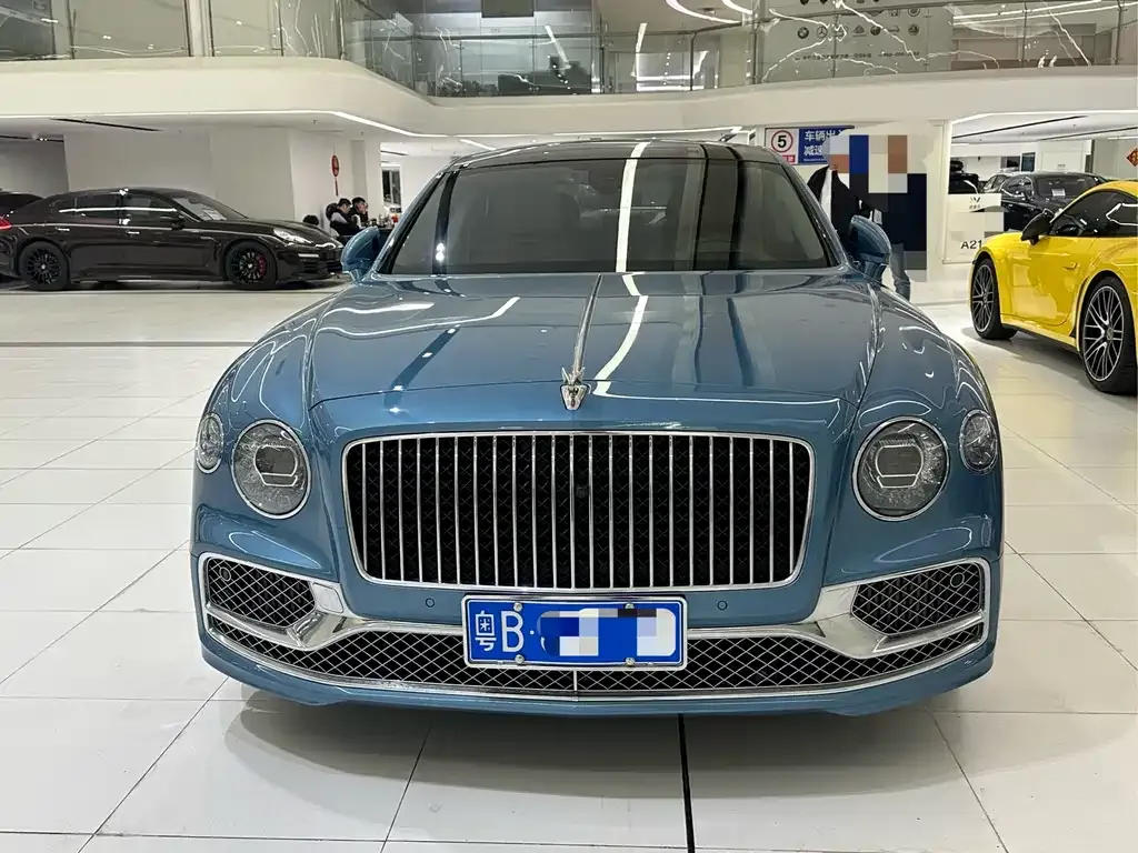 Bentley Flying Spur — фото 6