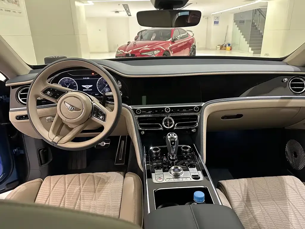 Bentley Flying Spur — фото 9