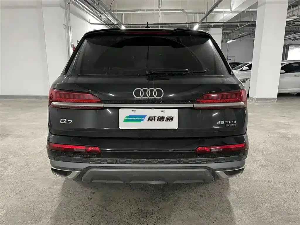 Audi Q7 — фото 5