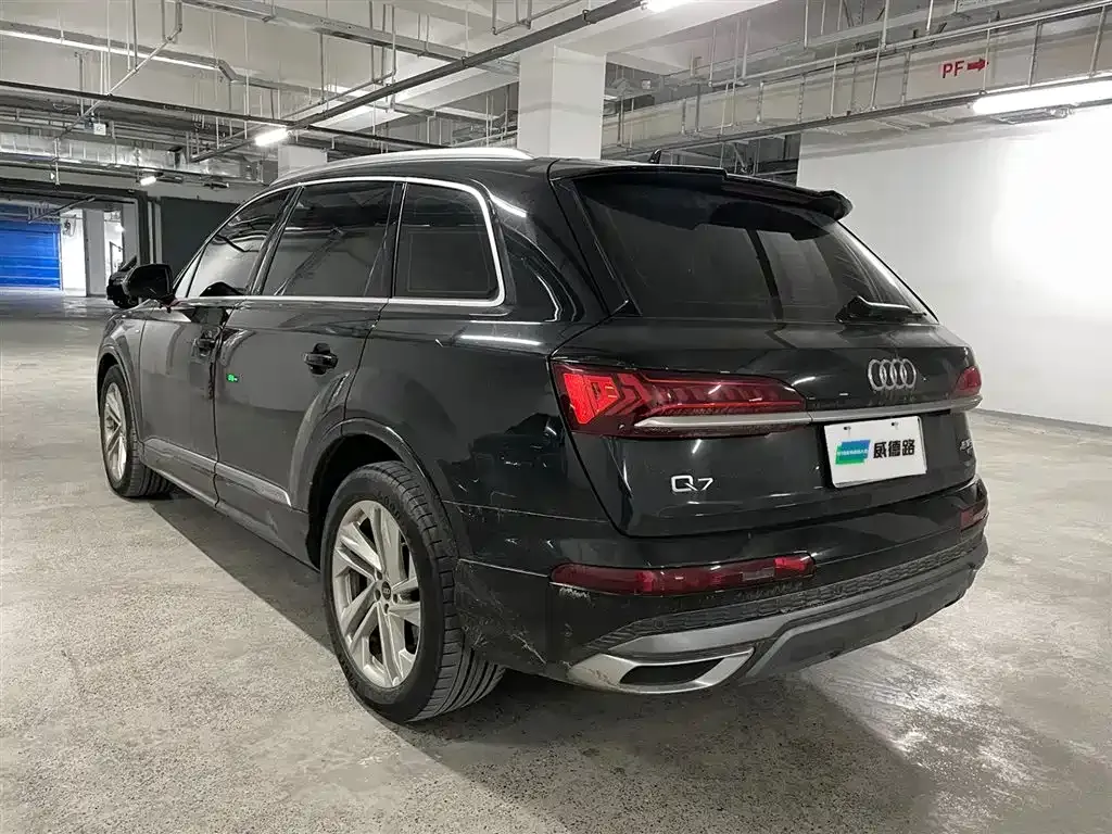 Audi Q7 — фото 6