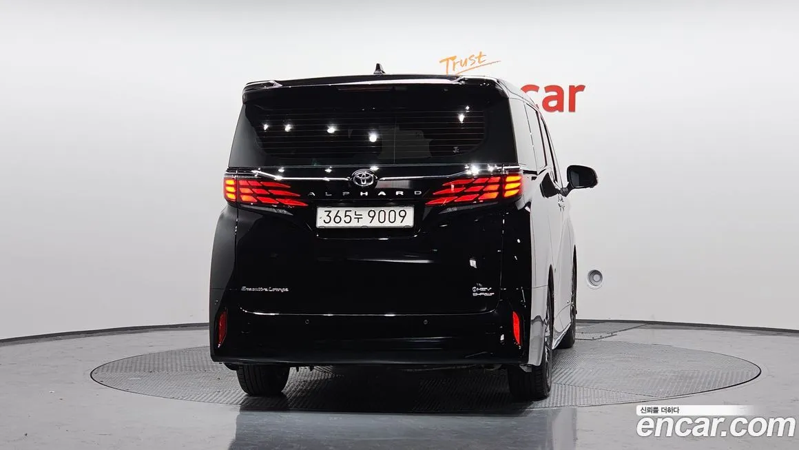 Toyota Alphard — фото 4