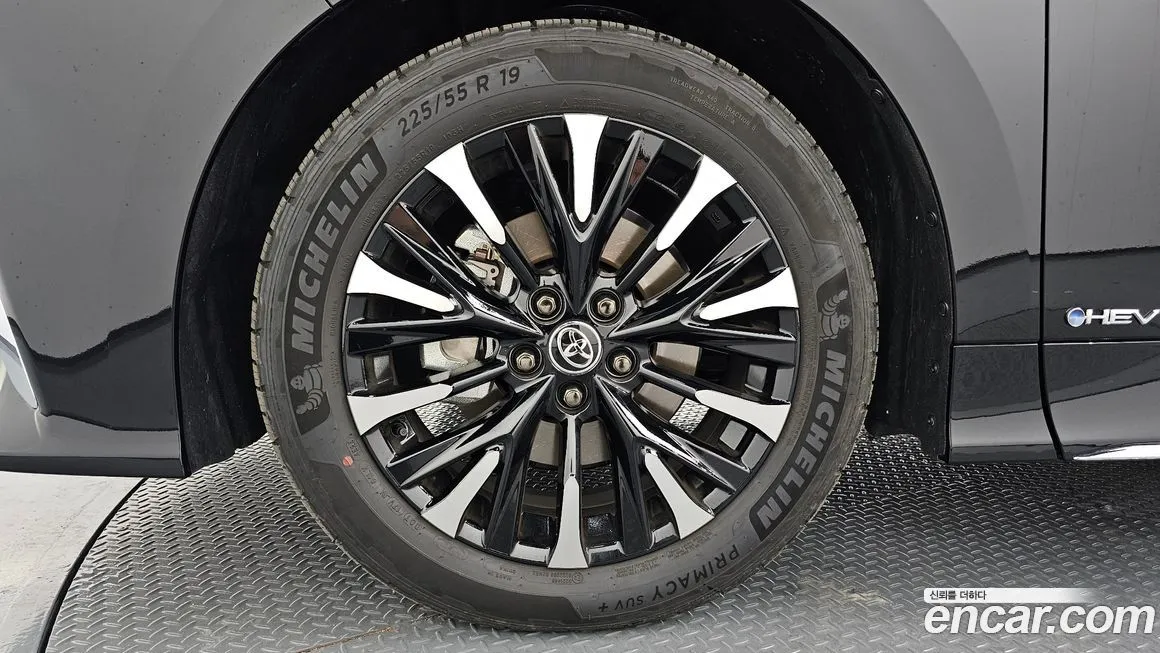 Toyota Alphard — фото 5
