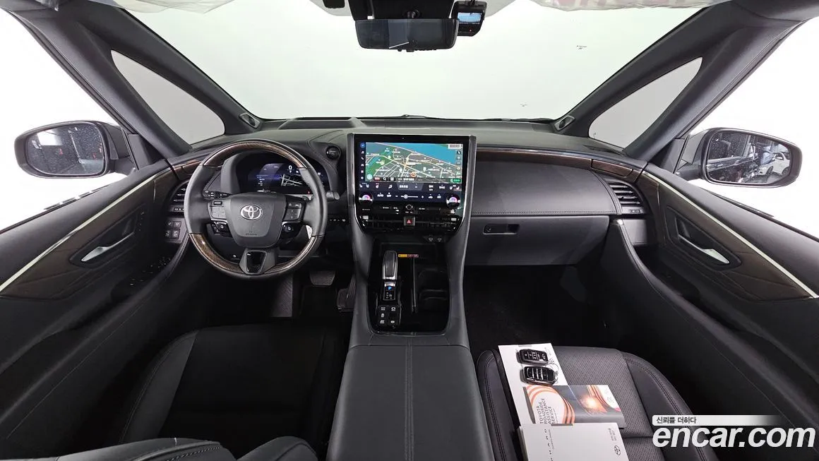 Toyota Alphard — фото 7