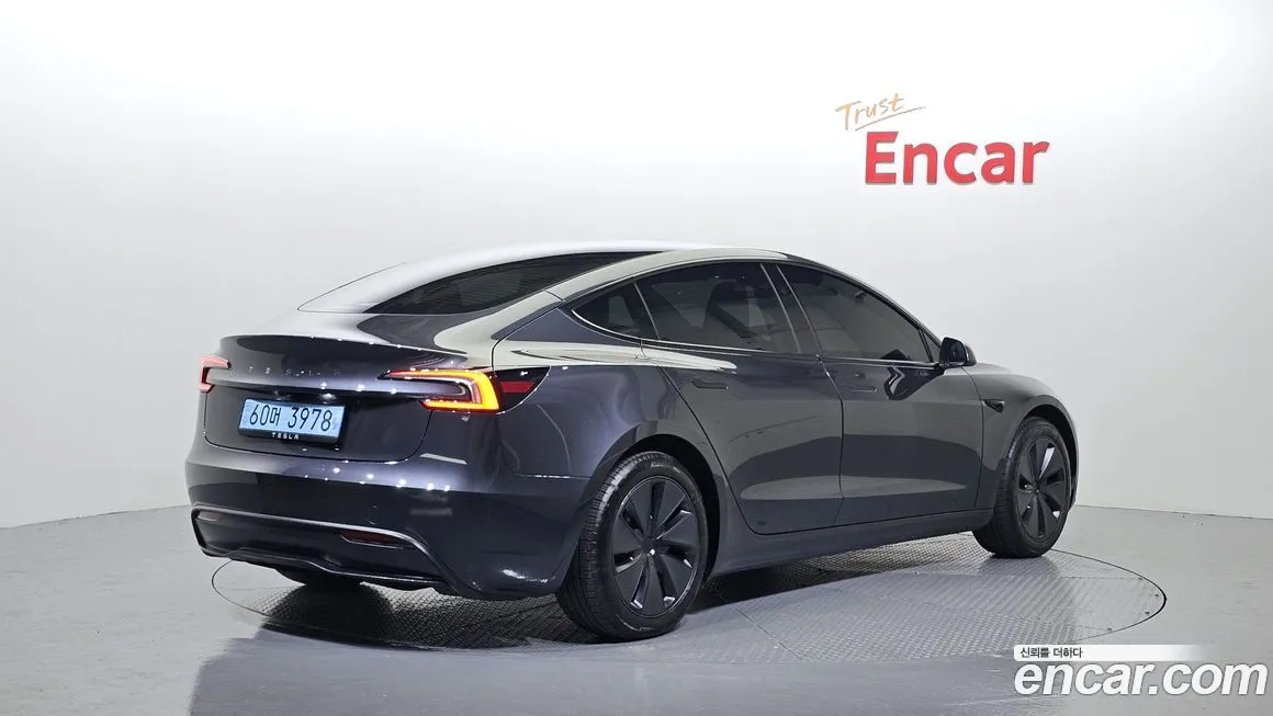 Tesla Model 3 — фото 2