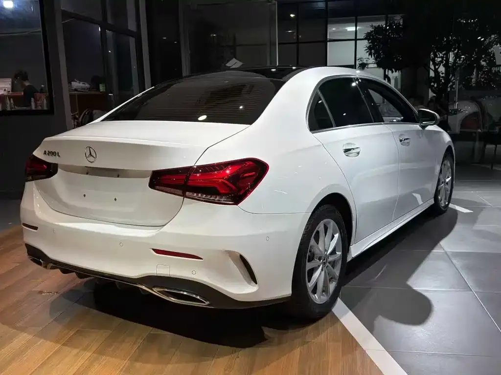 Mercedes-Benz A-Class — фото 9