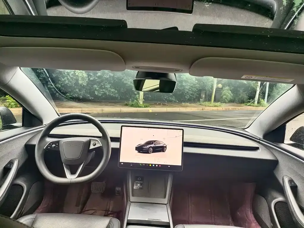 Tesla Model 3 — фото 4