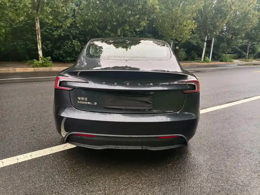Tesla Model 3 — фото 8