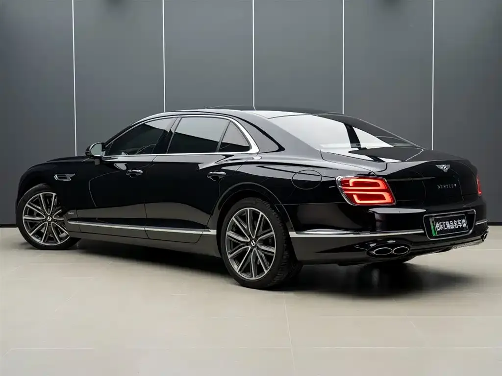 Bentley Flying Spur PHEV — фото 4